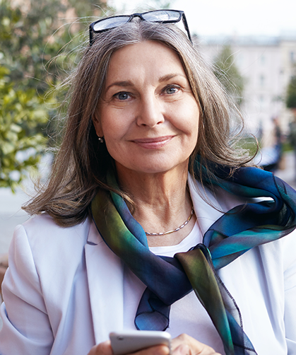 Nehmen Sie Kontakt zu Ihrer Ansprechpartnerin Lina Bardheci auf